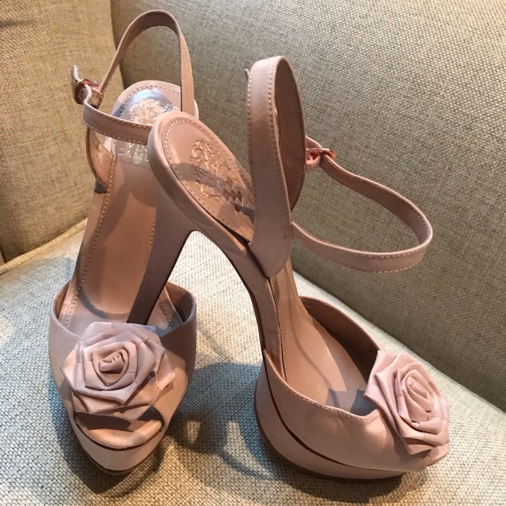 Vince Camuto rose gold and blush sexy shoe!